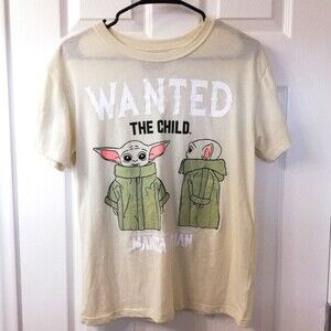 Star Wars The Mandalorian The Child Wanted Poster T-Shirt Juniors Medium